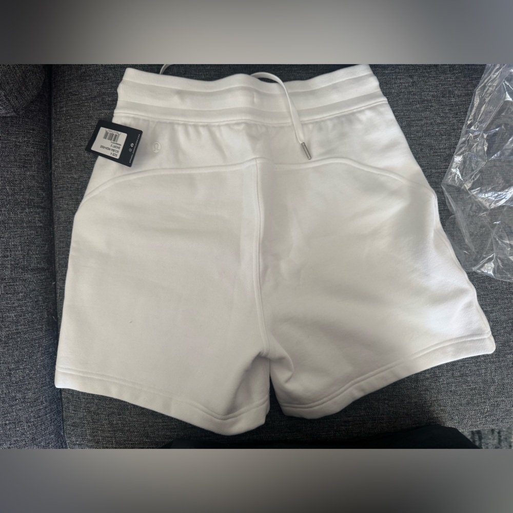 Peloton x Lululemon Athletica White scuba Shorts Tailored Minimalist Design - Picture 2 of 4